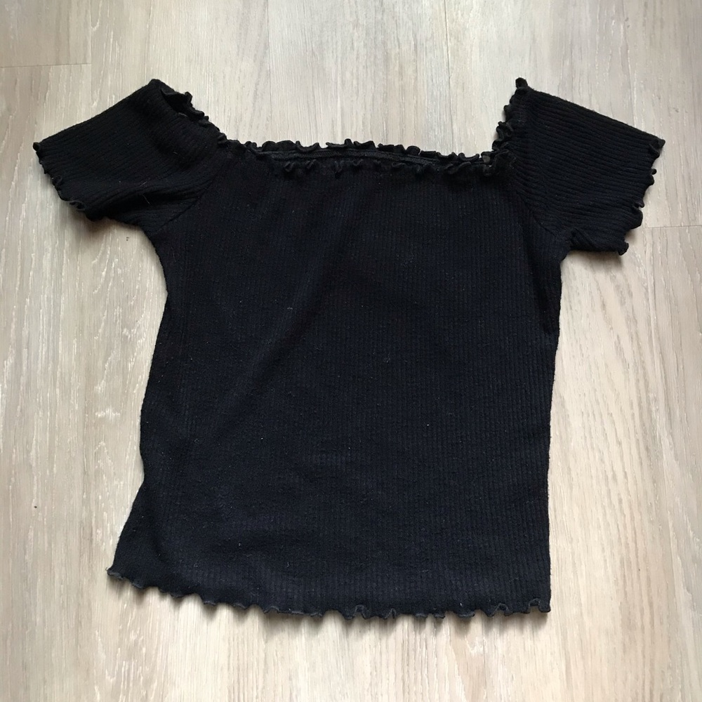 Crop top off the shoulders